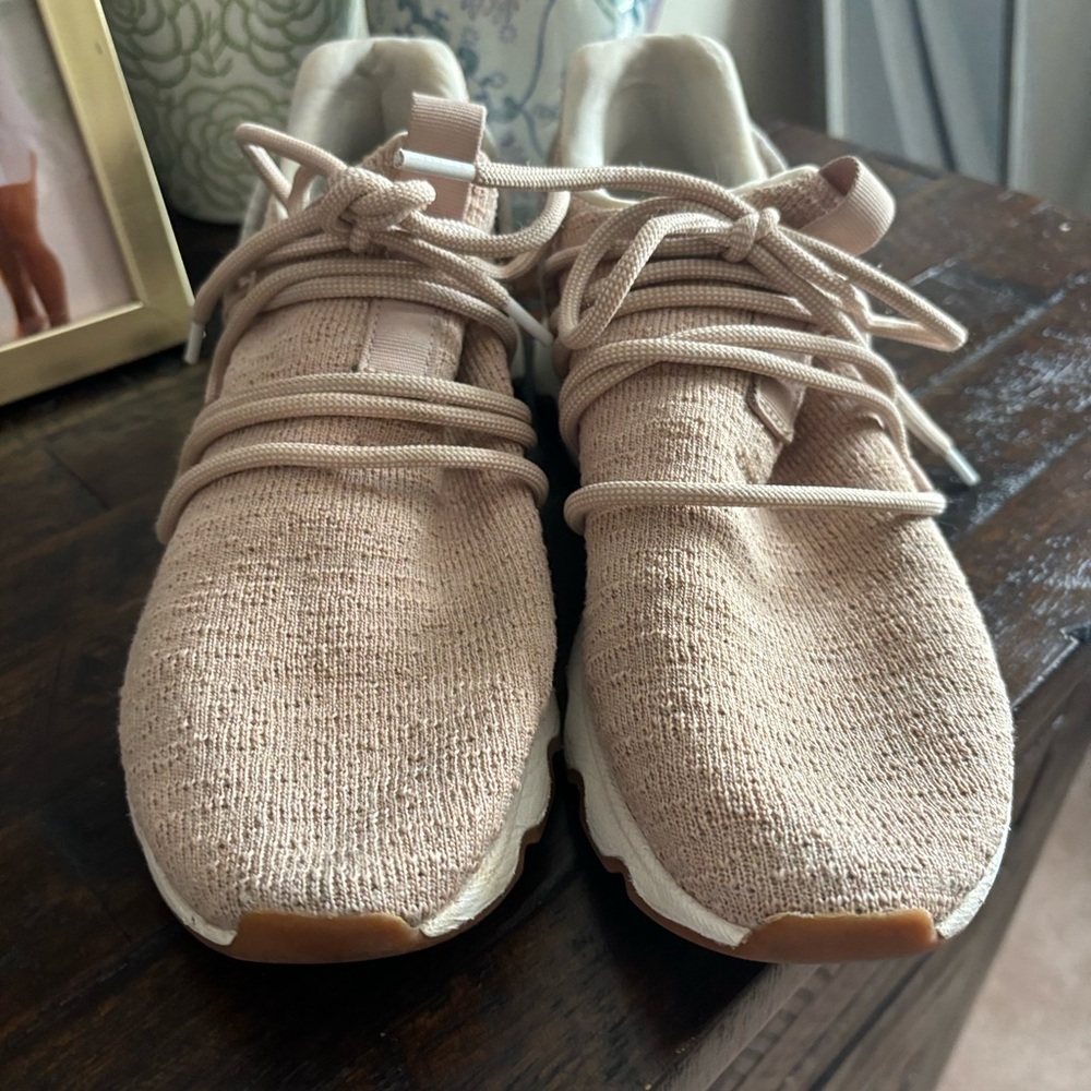 Sorrel Sneakers